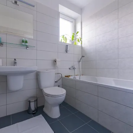 Pod Brezami** Penzión pre hostí 4*