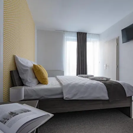 Pod Brezami** Penzión pre hostí 4*