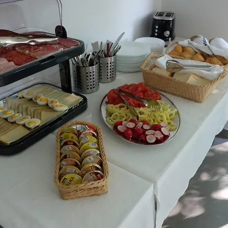 Penzión pre hostí Pod Brezami** Nitra